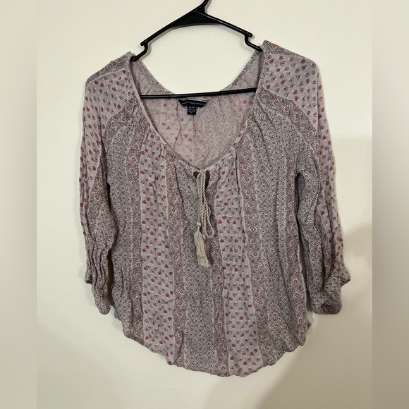 Women's Tops - Picture 2 of 9